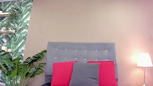 Snapshot of BetsyBennet_ chatting on April 1, 5:30 am BetsyBennet online show from April 1, 5:30 am