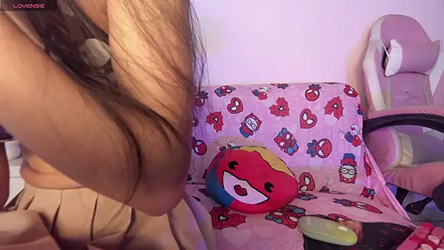 Snapshot of kitty-kryss chatting on June 19, 1:04 pm kitty-kryss online show from June 19, 1:04 pm
