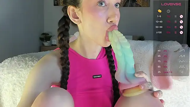 Say luna online show from March 18, 8:15 pm