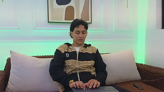 Snapshot of Stone_grey1_ chatting on May 13, 3:26 am Stone grey1 online show from May 13, 3:26 am
