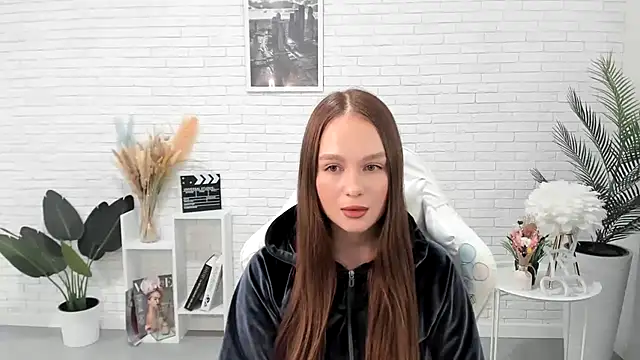 Snapshot of LoisCubitt chatting on March 13, 12:02 pm LoisCubitt online show from March 13, 12:02 pm