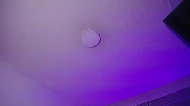 Violet King online show from October 9, 3:43 pm
