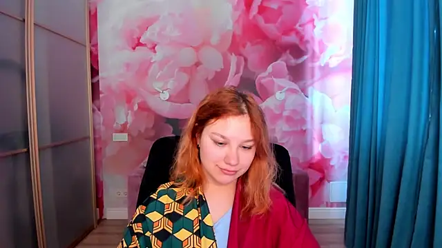 Snapshot of AngelinaLow chatting on April 26, 5:27 am AngelinaLow online show from April 26, 5:27 am