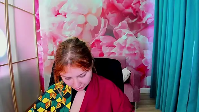 Snapshot of AngelinaLow chatting on May 11, 4:04 pm AngelinaLow online show from May 11, 4:04 pm
