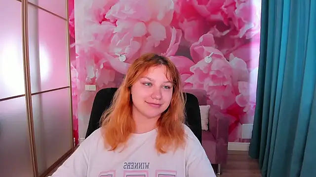 Snapshot of AngelinaLow chatting on May 16, 11:31 am AngelinaLow online show from May 16, 11:31 am