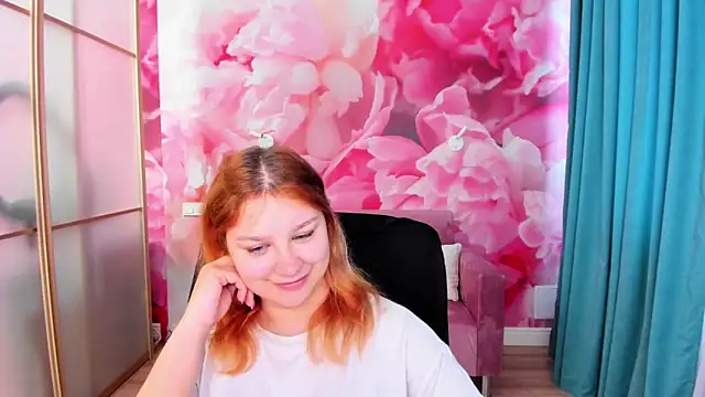 Snapshot of AngelinaLow chatting on May 18, 11:27 am AngelinaLow online show from May 18, 11:27 am