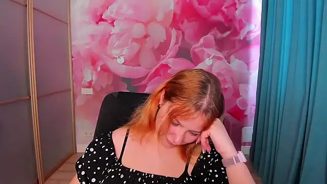 Snapshot of AngelinaLow chatting on May 26, 11:28 am AngelinaLow online show from May 26, 11:28 am