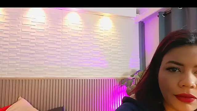 TiffanyWalk online show from March 25, 12:44 pm