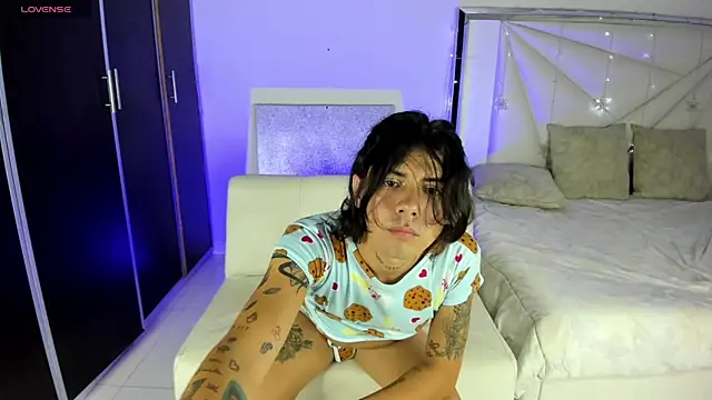 Snapshot of Zion_Moore chatting on March 15, 1:07 pm Zion Moore online show from March 15, 1:07 pm