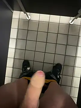 Snapshot of wassermann8484 chatting on March 22, 2:27 am wassermann8484 online show from March 22, 2:27 am