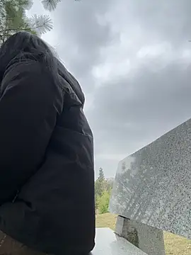 linger-23 online show from March 19, 5:11 am