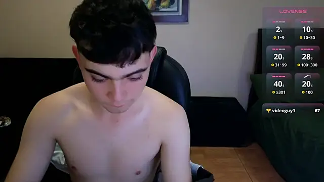 lukeboyce33 online show from April 13, 2:17 am