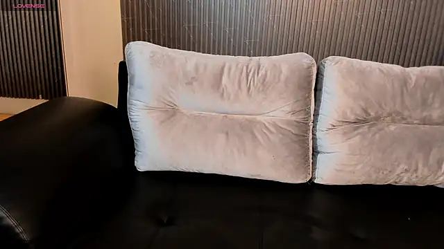 Snapshot of Saray_Millerr chatting on March 14, 8:28 pm Saray Millerr online show from March 14, 8:28 pm