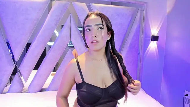 Snapshot of Alice_26_ chatting on April 27, 8:18 pm Alice 26 online show from April 27, 8:18 pm