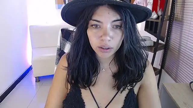 Snapshot of dangel_noir6 chatting on May 15, 12:12 pm dangel noir6 online show from May 15, 12:12 pm