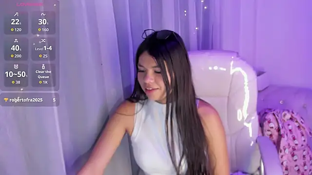 Pretty Johnson  online show from November 12, 11:32 am