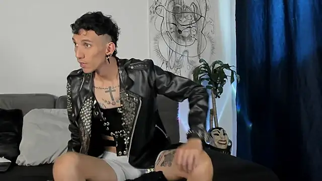 Snapshot of Giotrashy chatting on June 20, 7:49 pm Giotrashy online show from June 20, 7:49 pm