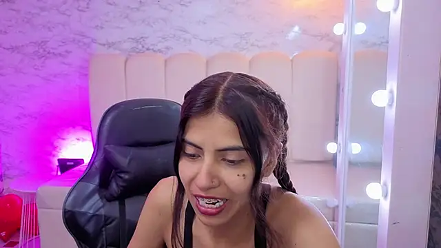 Snapshot of _Kitty_v chatting on February 27, 1:16 am Kitty v online show from February 27, 1:16 am