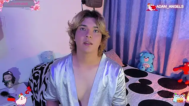 Snapshot of adam_angelssss chatting on April 28, 10:15 pm adam angelssss online show from April 28, 10:15 pm