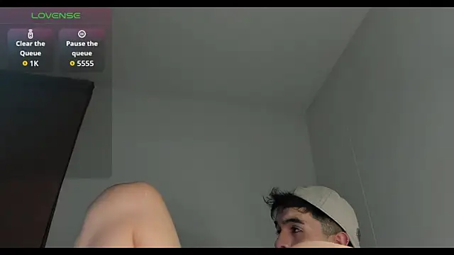 Snapshot of cmzo_ chatting on October 11, 3:39 am cmzo  online show from October 11, 3:39 am