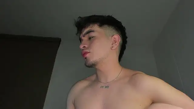 Snapshot of cmzo_ chatting on November 3, 12:57 am cmzo  online show from November 3, 12:57 am