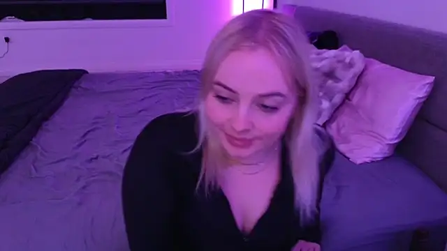 margot robbie7 online show from February 18, 11:55 pm