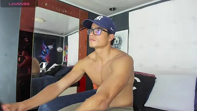 Snapshot of Christian_Musclet4 chatting on March 21, 11:12 pm Christian Musclet4 online show from March 21, 11:12 pm