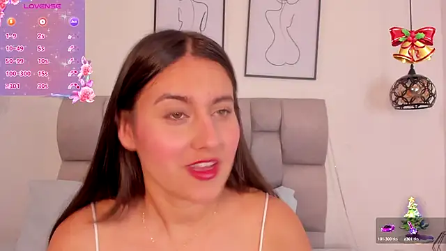 Hanna Evans   online show from November 27, 12:40 pm