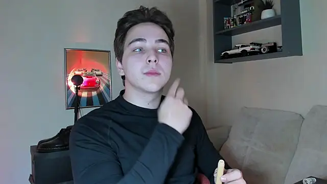 Snapshot of Eric_ether chatting on November 30, 8:13 pm Eric ether online show from November 30, 8:13 pm