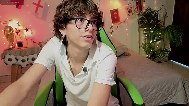 Snapshot of Matty_Sparkk chatting on July 17, 1:29 pm Matty Sparkk online show from July 17, 1:29 pm