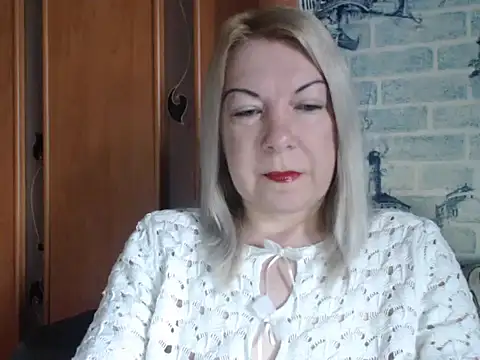 Snapshot of Lillia_Ray chatting on April 23, 6:47 am Lillia Ray online show from April 23, 6:47 am