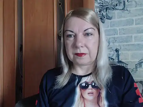 Snapshot of Lillia_Ray chatting on April 25, 8:06 am Lillia Ray online show from April 25, 8:06 am