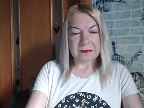Snapshot of Lillia_Ray chatting on May 24, 5:23 am Lillia Ray online show from May 24, 5:23 am