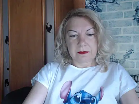 Snapshot of Lillia_Ray chatting on May 28, 6:21 am Lillia Ray online show from May 28, 6:21 am