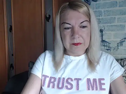 Snapshot of Lillia_Ray chatting on June 4, 5:46 am Lillia Ray online show from June 4, 5:46 am