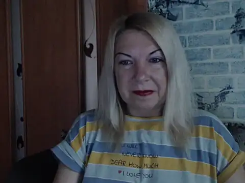 Snapshot of Lillia_Ray chatting on June 12, 5:17 am Lillia Ray online show from June 12, 5:17 am