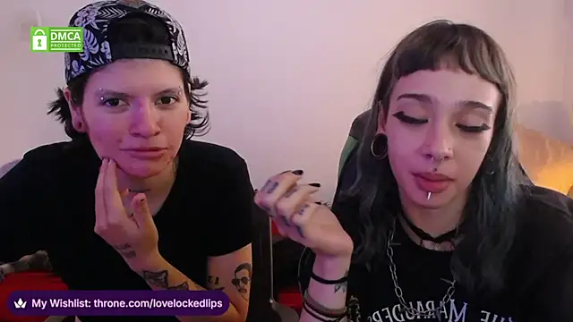 lovelockedlips online show from March 29, 6:08 pm