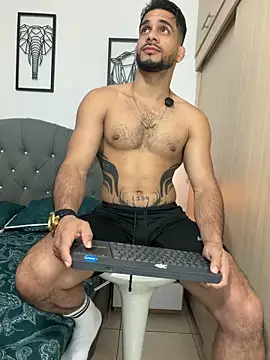 Snapshot of Maximiliano_ford chatting on May 4, 11:34 pm Maximiliano ford online show from May 4, 11:34 pm