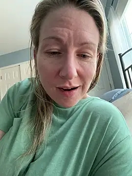 LittleMsMILF online show from February 25, 9:46 pm