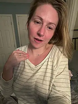 LittleMsMILF online show from March 29, 2:22 am