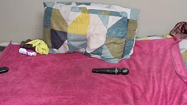 spicybootie online show from March 6, 2:35 pm