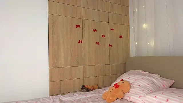 Snapshot of minigirl chatting on February 26, 4:17 pm minigirl online show from February 26, 4:17 pm