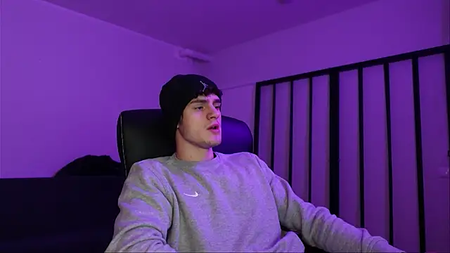 Brad Holloway online show from December 3, 2:04 pm