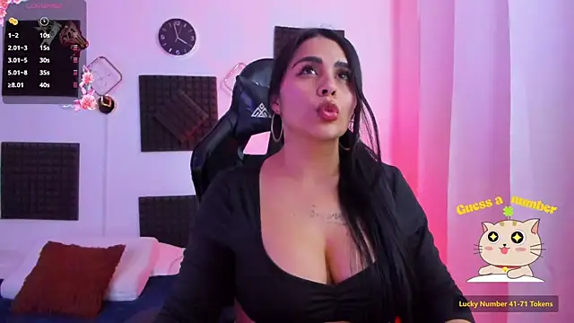 hannarusso online show from December 17, 8:59 pm