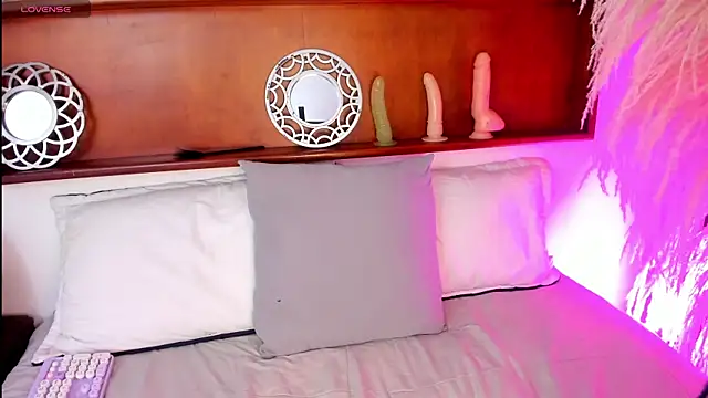 Snapshot of Eimmy_bm chatting on March 21, 9:23 pm Eimmy bm online show from March 21, 9:23 pm