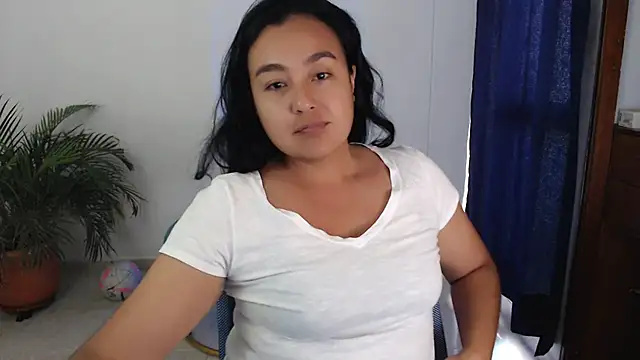 Snapshot of Themagicpotion chatting on July 17, 3:39 pm Themagicpotion online show from July 17, 3:39 pm