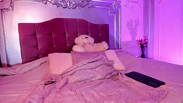 KatianPierce online show from October 22, 7:46 pm