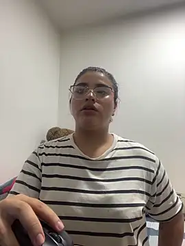 Snapshot of pareja_curiosa19 chatting on April 1, 2:23 am pareja curiosa19 online show from April 1, 2:23 am