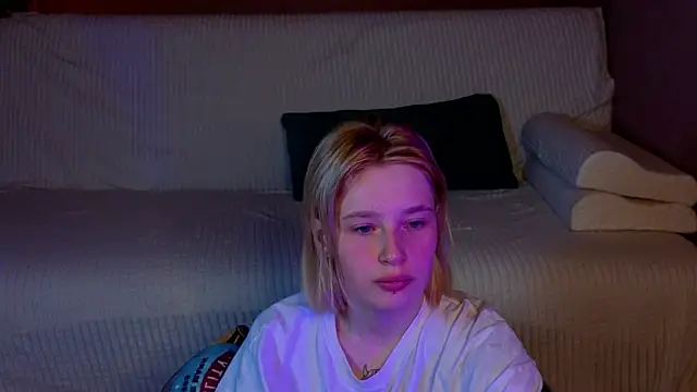 Snapshot of Tara_Lawson chatting on July 19, 4:27 am Tara Lawson online show from July 19, 4:27 am