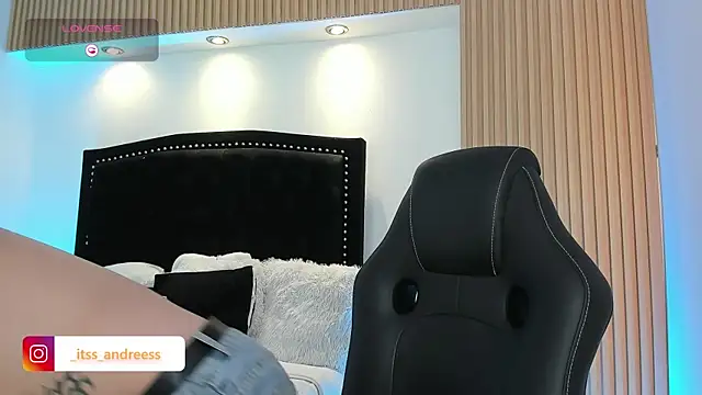 LiamWildx20 online show from July 19, 4:38 am
